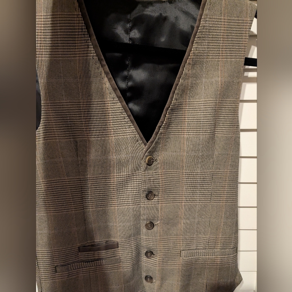 Zara Men's Brown Checkered Vest